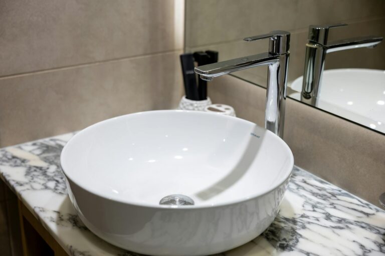 Najpopularniejsze rodzaje wylewek do baterii i ich praktyczne zastosowania